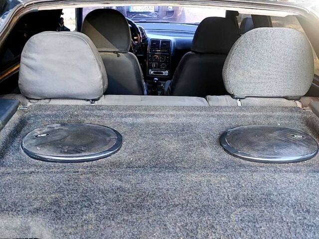 ВАЗ 2112 2005 у Кривому Розі на Automoto.ua Чорний ВАЗ 2112, об'ємом двигуна 1.6 л та пробігом 0 тис. км за 1800 $, фото 4 на Automoto.ua