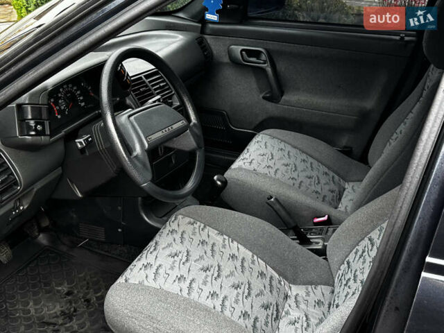 Чорний ВАЗ 2112, об'ємом двигуна 1.6 л та пробігом 120 тис. км за 1999 $, фото 6 на Automoto.ua