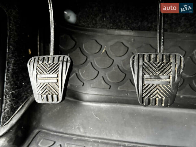 Чорний ВАЗ 2112, об'ємом двигуна 1.6 л та пробігом 120 тис. км за 1999 $, фото 7 на Automoto.ua