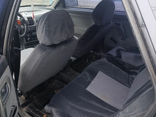 Черный ВАЗ 2112, объемом двигателя 1.6 л и пробегом 300 тыс. км за 800 $, фото 5 на Automoto.ua