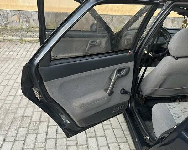 Черный ВАЗ 2112, объемом двигателя 1.6 л и пробегом 111 тыс. км за 2000 $, фото 11 на Automoto.ua