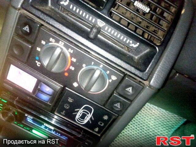 Черный ВАЗ 2112, объемом двигателя 1.6 л и пробегом 220 тыс. км за 1690 $, фото 9 на Automoto.ua