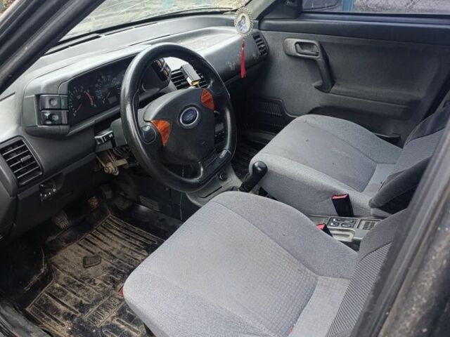 Черный ВАЗ 2112, объемом двигателя 1.6 л и пробегом 300 тыс. км за 800 $, фото 4 на Automoto.ua