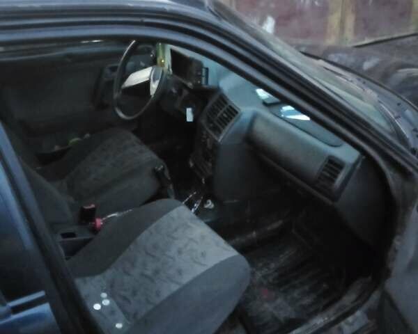 Черный ВАЗ 2112, объемом двигателя 1.6 л и пробегом 255 тыс. км за 1250 $, фото 4 на Automoto.ua