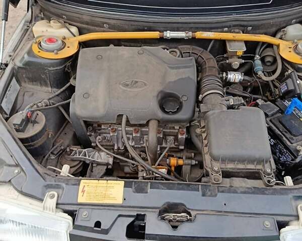 Чорний ВАЗ 2112, об'ємом двигуна 1.6 л та пробігом 171 тис. км за 2200 $, фото 2 на Automoto.ua