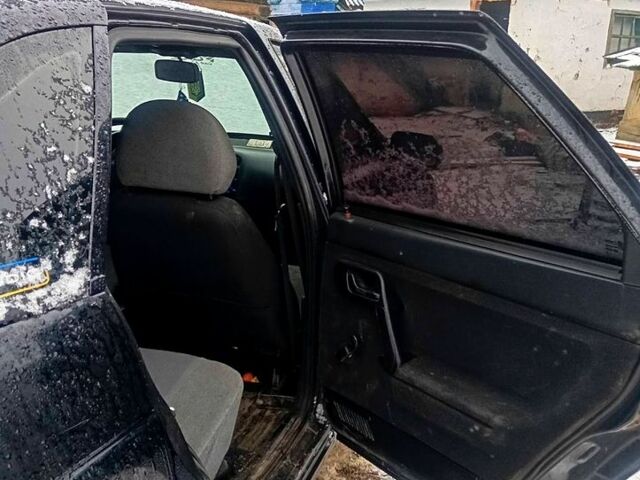 Черный ВАЗ 2112, объемом двигателя 1.6 л и пробегом 110 тыс. км за 2050 $, фото 3 на Automoto.ua