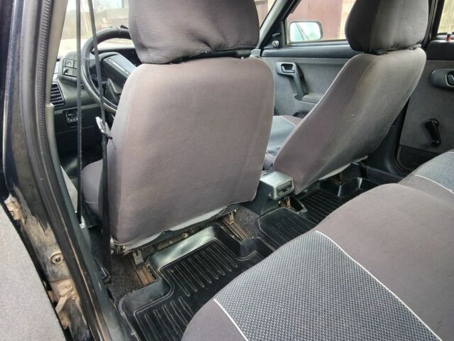 Черный ВАЗ 2112, объемом двигателя 1.6 л и пробегом 200 тыс. км за 1188 $, фото 9 на Automoto.ua