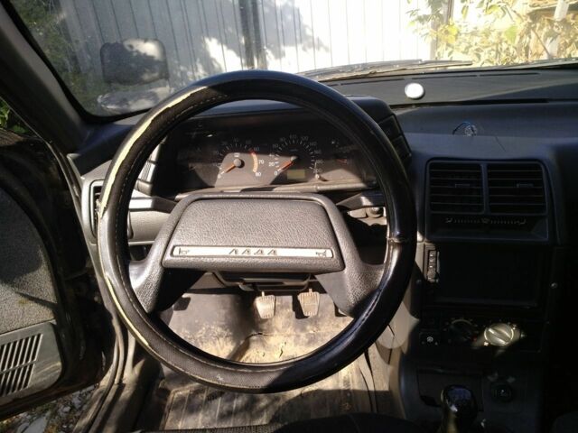 Черный ВАЗ 2112, объемом двигателя 0 л и пробегом 161 тыс. км за 2000 $, фото 1 на Automoto.ua