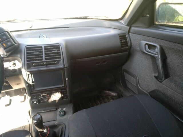 Черный ВАЗ 2112, объемом двигателя 0 л и пробегом 161 тыс. км за 2000 $, фото 2 на Automoto.ua