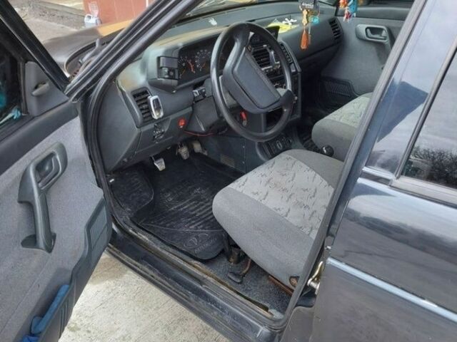 Черный ВАЗ 2112, объемом двигателя 1.6 л и пробегом 210 тыс. км за 1250 $, фото 6 на Automoto.ua