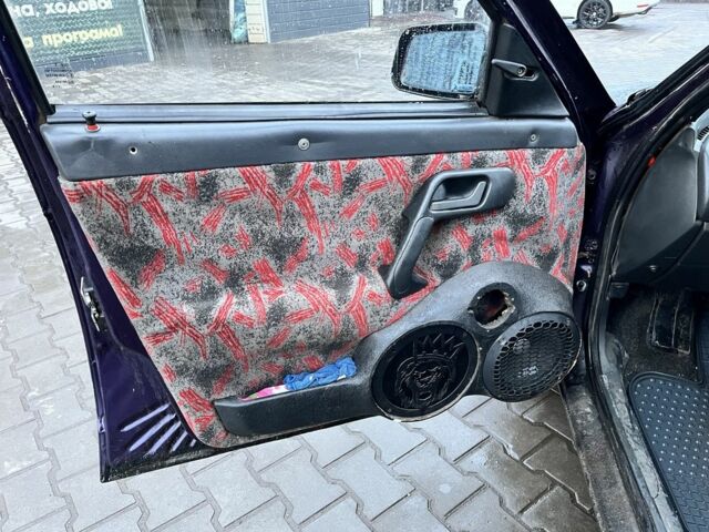 Фиолетовый ВАЗ 2112, объемом двигателя 1.5 л и пробегом 200 тыс. км за 1350 $, фото 5 на Automoto.ua