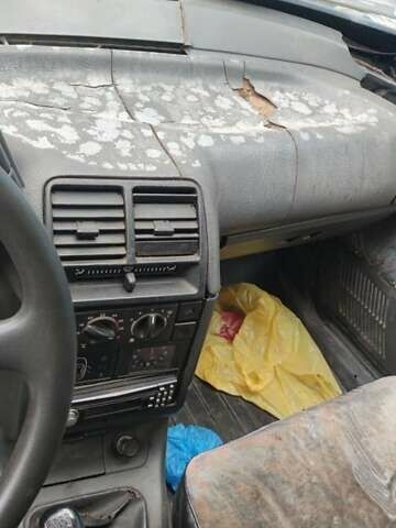 Фіолетовий ВАЗ 2112, об'ємом двигуна 1.6 л та пробігом 250 тис. км за 600 $, фото 13 на Automoto.ua