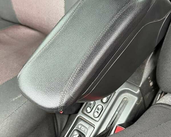 Красный ВАЗ 2112, объемом двигателя 1.6 л и пробегом 222 тыс. км за 2700 $, фото 10 на Automoto.ua