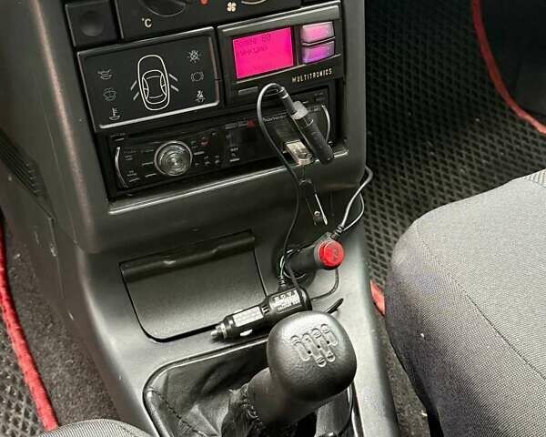 Красный ВАЗ 2112, объемом двигателя 1.6 л и пробегом 222 тыс. км за 2700 $, фото 9 на Automoto.ua