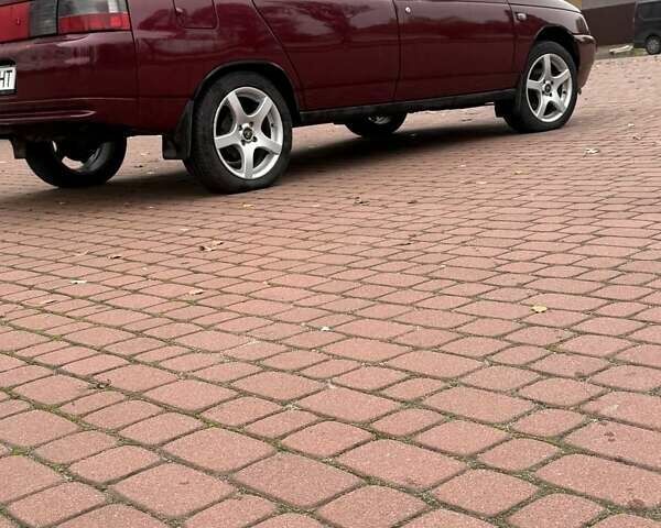 Красный ВАЗ 2112, объемом двигателя 1.6 л и пробегом 222 тыс. км за 2700 $, фото 1 на Automoto.ua