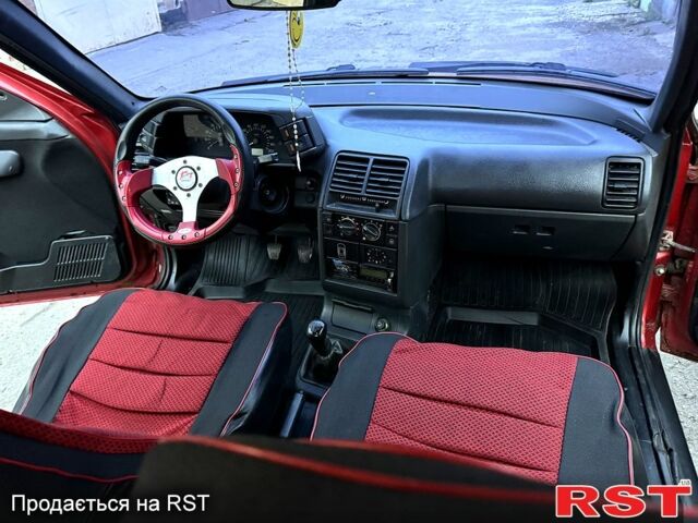 Червоний ВАЗ 2112, об'ємом двигуна 1.5 л та пробігом 200 тис. км за 1750 $, фото 5 на Automoto.ua