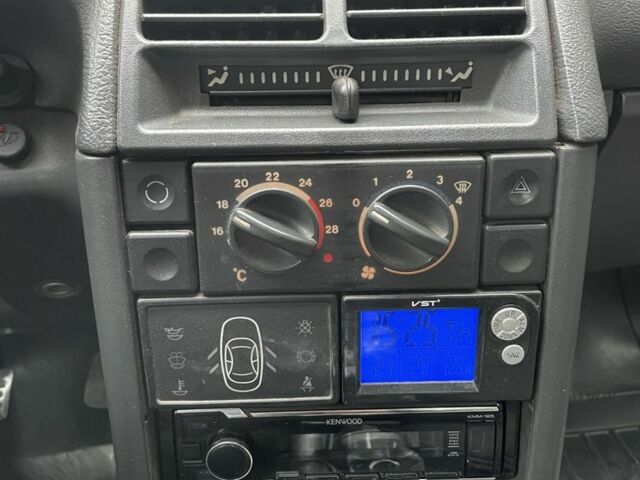 Красный ВАЗ 2112, объемом двигателя 1.6 л и пробегом 158 тыс. км за 1950 $, фото 8 на Automoto.ua