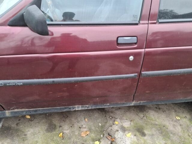 Красный ВАЗ 2112, объемом двигателя 1.6 л и пробегом 120 тыс. км за 1074 $, фото 17 на Automoto.ua