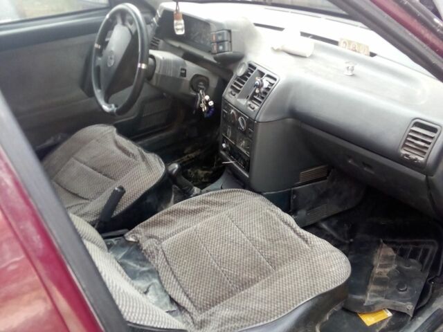 Червоний ВАЗ 2112, об'ємом двигуна 1.6 л та пробігом 10 тис. км за 648 $, фото 5 на Automoto.ua