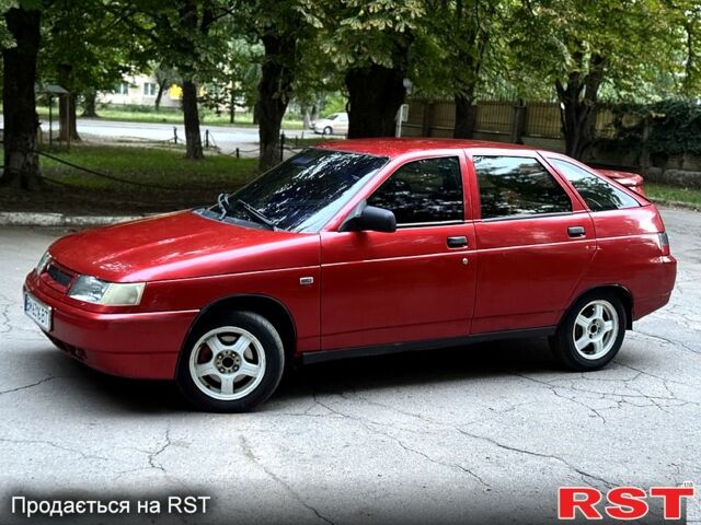 Червоний ВАЗ 2112, об'ємом двигуна 1.5 л та пробігом 200 тис. км за 1750 $, фото 1 на Automoto.ua