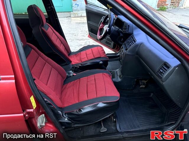 Червоний ВАЗ 2112, об'ємом двигуна 1.5 л та пробігом 200 тис. км за 1750 $, фото 7 на Automoto.ua