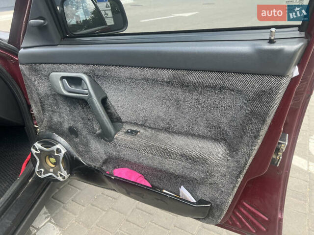 Красный ВАЗ 2112, объемом двигателя 1.6 л и пробегом 197 тыс. км за 3000 $, фото 32 на Automoto.ua