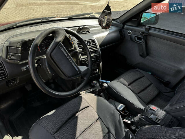 Червоний ВАЗ 2112, об'ємом двигуна 1.6 л та пробігом 249 тис. км за 1800 $, фото 4 на Automoto.ua