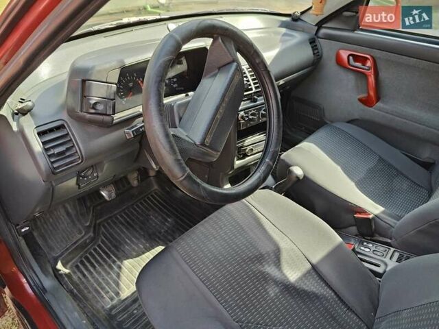 Красный ВАЗ 2112, объемом двигателя 1.6 л и пробегом 161 тыс. км за 1600 $, фото 9 на Automoto.ua