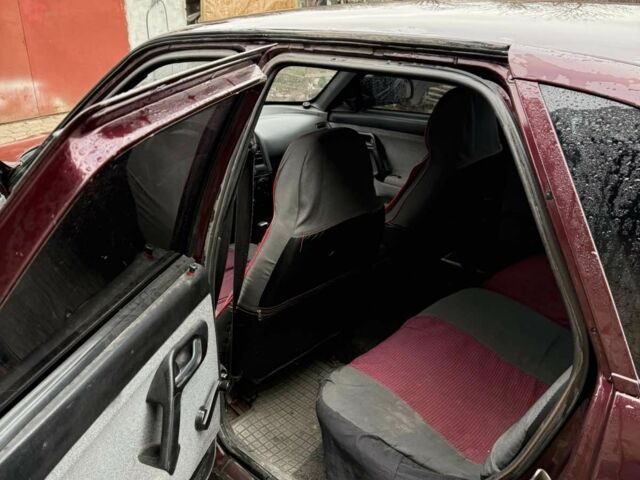 Красный ВАЗ 2112, объемом двигателя 1.6 л и пробегом 240 тыс. км за 2600 $, фото 5 на Automoto.ua