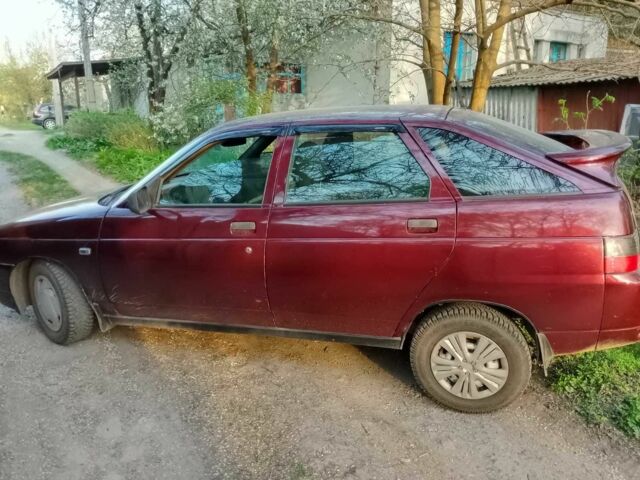 Красный ВАЗ 2112, объемом двигателя 1.6 л и пробегом 75 тыс. км за 2200 $, фото 1 на Automoto.ua