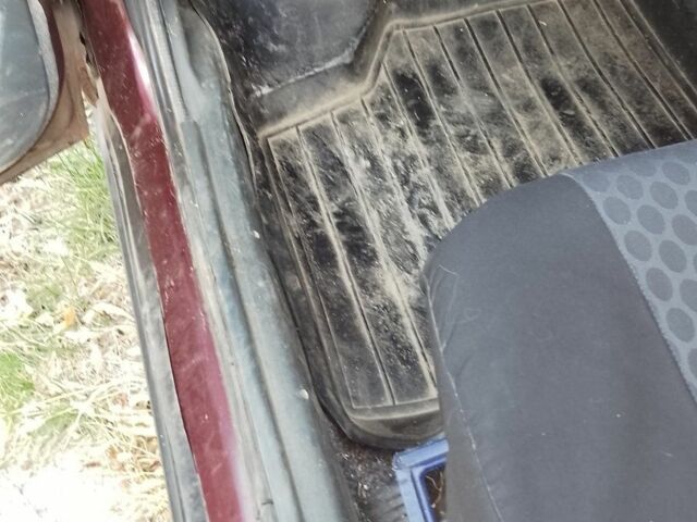 Красный ВАЗ 2112, объемом двигателя 1.6 л и пробегом 75 тыс. км за 2200 $, фото 5 на Automoto.ua