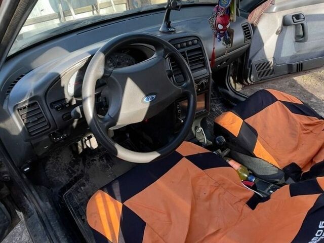 Червоний ВАЗ 2112, об'ємом двигуна 1.6 л та пробігом 180 тис. км за 1850 $, фото 2 на Automoto.ua