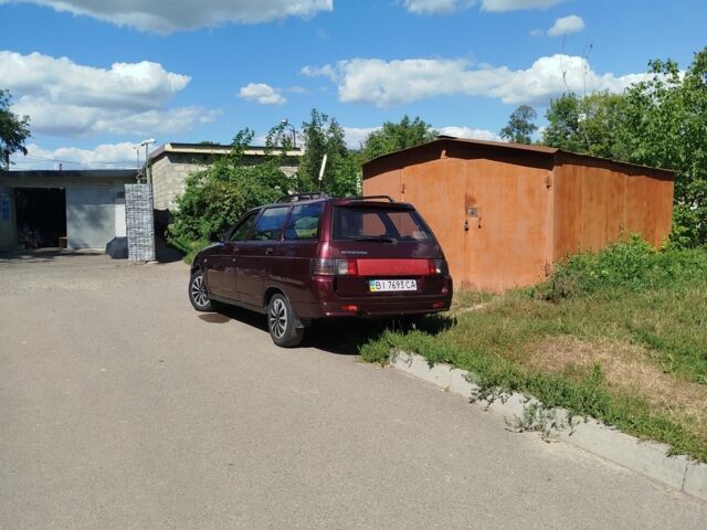 ВАЗ 2112 2008 в Полтаве на Automoto.ua Красный ВАЗ 2112, объемом двигателя 1.6 л и пробегом 74 тыс. км за 2376 $, фото 9 на Automoto.ua