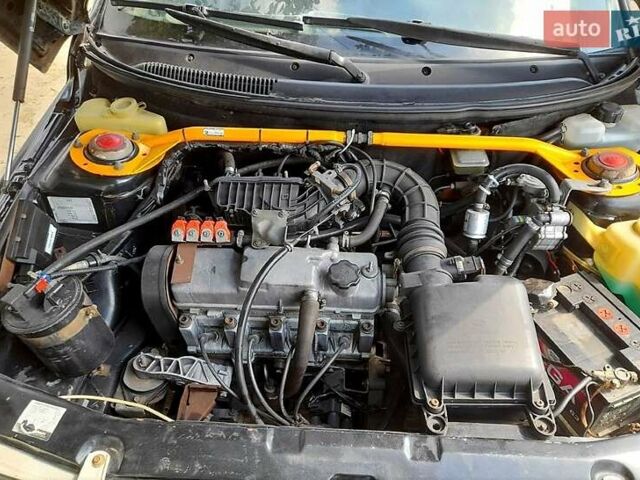 ВАЗ 2112, об'ємом двигуна 1.6 л та пробігом 200 тис. км за 1999 $, фото 1 на Automoto.ua