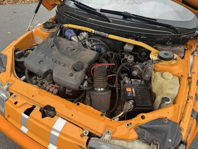 Желтый ВАЗ 2112, объемом двигателя 1.6 л и пробегом 125 тыс. км за 1700 $, фото 6 на Automoto.ua