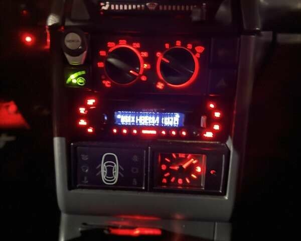 Желтый ВАЗ 2112, объемом двигателя 1.6 л и пробегом 292 тыс. км за 2399 $, фото 20 на Automoto.ua