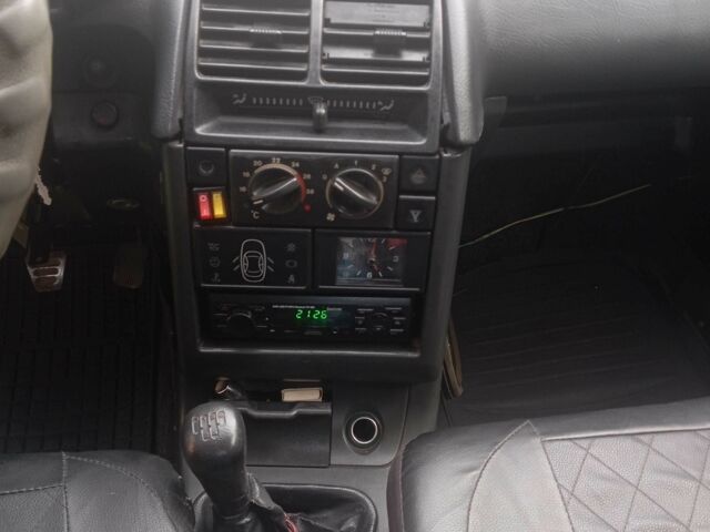 Сірий ВАЗ 2112, об'ємом двигуна 1.6 л та пробігом 244 тис. км за 1497 $, фото 13 на Automoto.ua