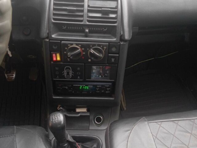 Сірий ВАЗ 2112, об'ємом двигуна 1.6 л та пробігом 244 тис. км за 1497 $, фото 11 на Automoto.ua