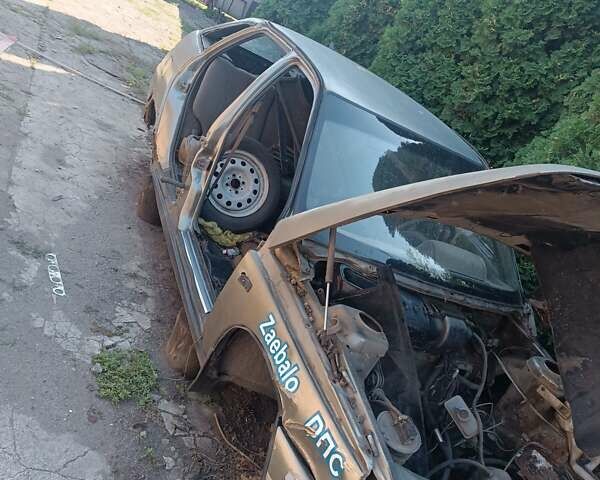 Серый ВАЗ 2112, объемом двигателя 0 л и пробегом 760 тыс. км за 300 $, фото 1 на Automoto.ua