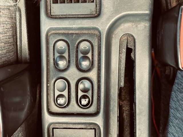 ВАЗ 2112 2002 в Владимир-Волынский на Automoto.ua Серый ВАЗ 2112, объемом двигателя 1.5 л и пробегом 165 тыс. км за 1100 $, фото 4 на Automoto.ua