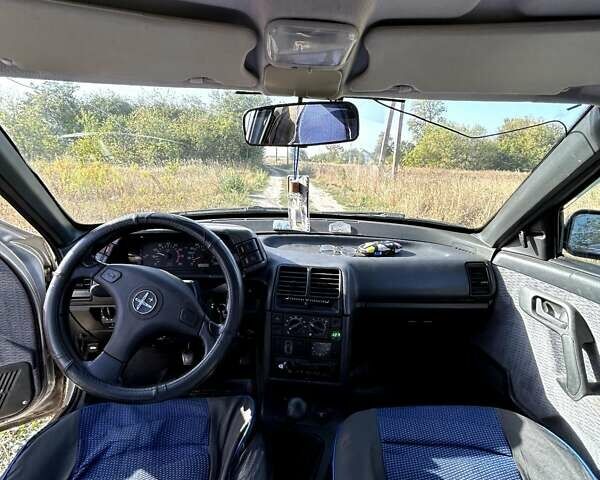 Серый ВАЗ 2112, объемом двигателя 0 л и пробегом 350 тыс. км за 2000 $, фото 4 на Automoto.ua