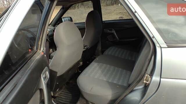 Серый ВАЗ 2112, объемом двигателя 1.5 л и пробегом 300 тыс. км за 1600 $, фото 9 на Automoto.ua