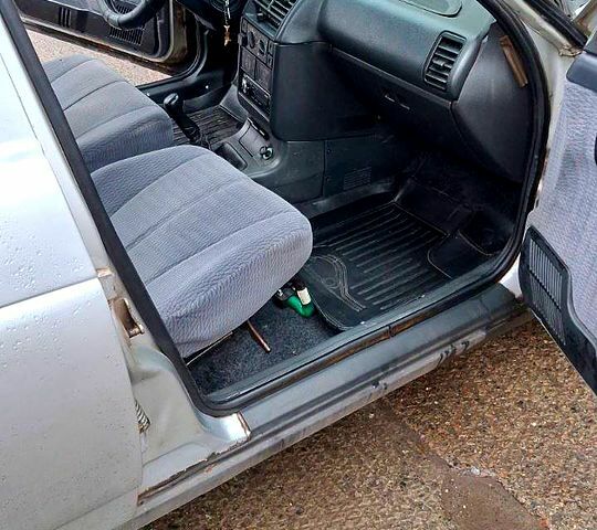 Сірий ВАЗ 2112, об'ємом двигуна 1.5 л та пробігом 264 тис. км за 2200 $, фото 8 на Automoto.ua