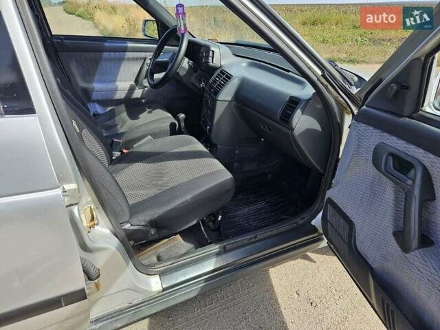 Сірий ВАЗ 2112, об'ємом двигуна 1.5 л та пробігом 191 тис. км за 1650 $, фото 25 на Automoto.ua