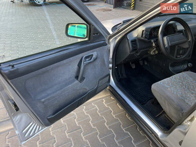 Сірий ВАЗ 2112, об'ємом двигуна 1.5 л та пробігом 216 тис. км за 2000 $, фото 22 на Automoto.ua