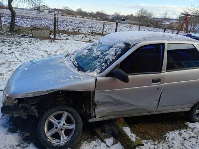 Серый ВАЗ 2112, объемом двигателя 1.6 л и пробегом 180 тыс. км за 803 $, фото 2 на Automoto.ua