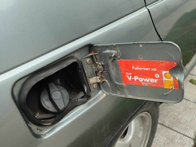 Серый ВАЗ 2112, объемом двигателя 1.5 л и пробегом 250 тыс. км за 1432 $, фото 12 на Automoto.ua