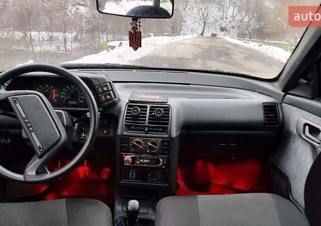 Серый ВАЗ 2112, объемом двигателя 1.5 л и пробегом 300 тыс. км за 1300 $, фото 6 на Automoto.ua
