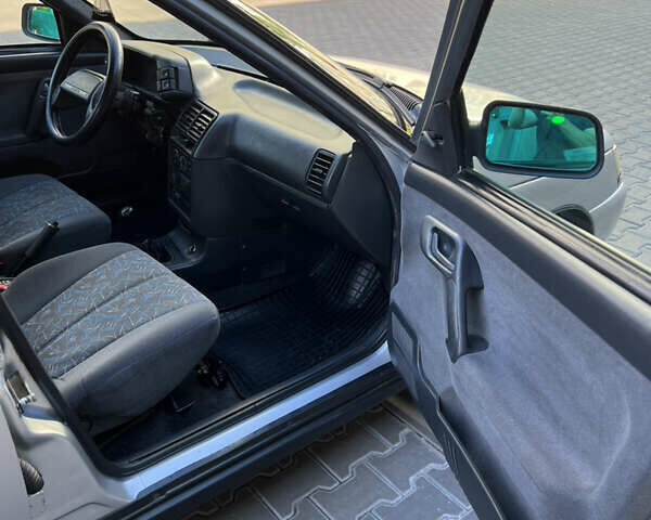 Сірий ВАЗ 2112, об'ємом двигуна 1.5 л та пробігом 216 тис. км за 2000 $, фото 12 на Automoto.ua
