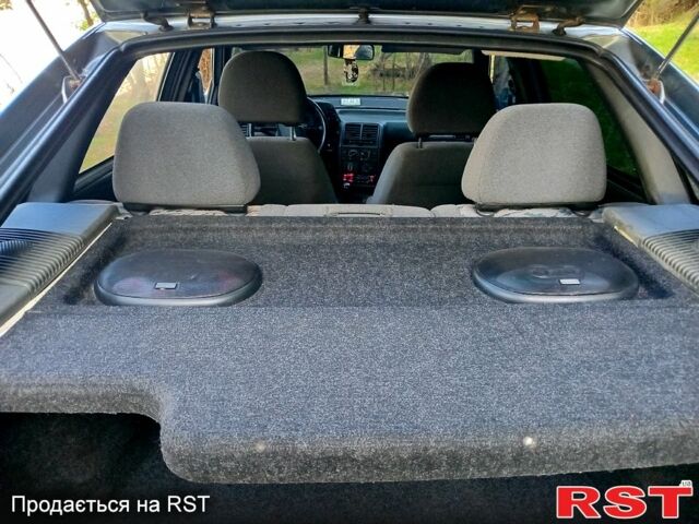 ВАЗ 2112 2005 в Верхнеднепровске на Automoto.ua Серый ВАЗ 2112, объемом двигателя 1.6 л и пробегом 278 тыс. км за 2500 $, фото 1 на Automoto.ua